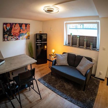 Gemuetliche 2-Zimmer Souterrain Wohnung ดุสเซลดอร์ฟ ภายนอก รูปภาพ