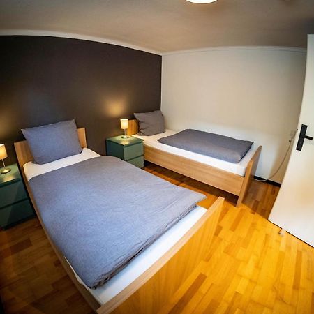Gemuetliche 2-Zimmer Souterrain Wohnung ดุสเซลดอร์ฟ ภายนอก รูปภาพ